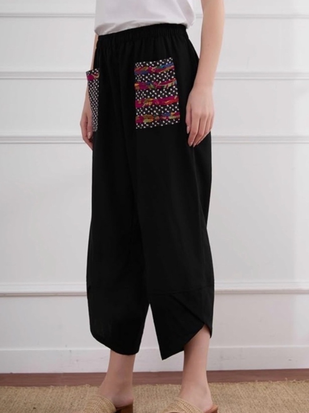Women's Black Cropped Wide-Leg Harem Pants with Patterned Pockets